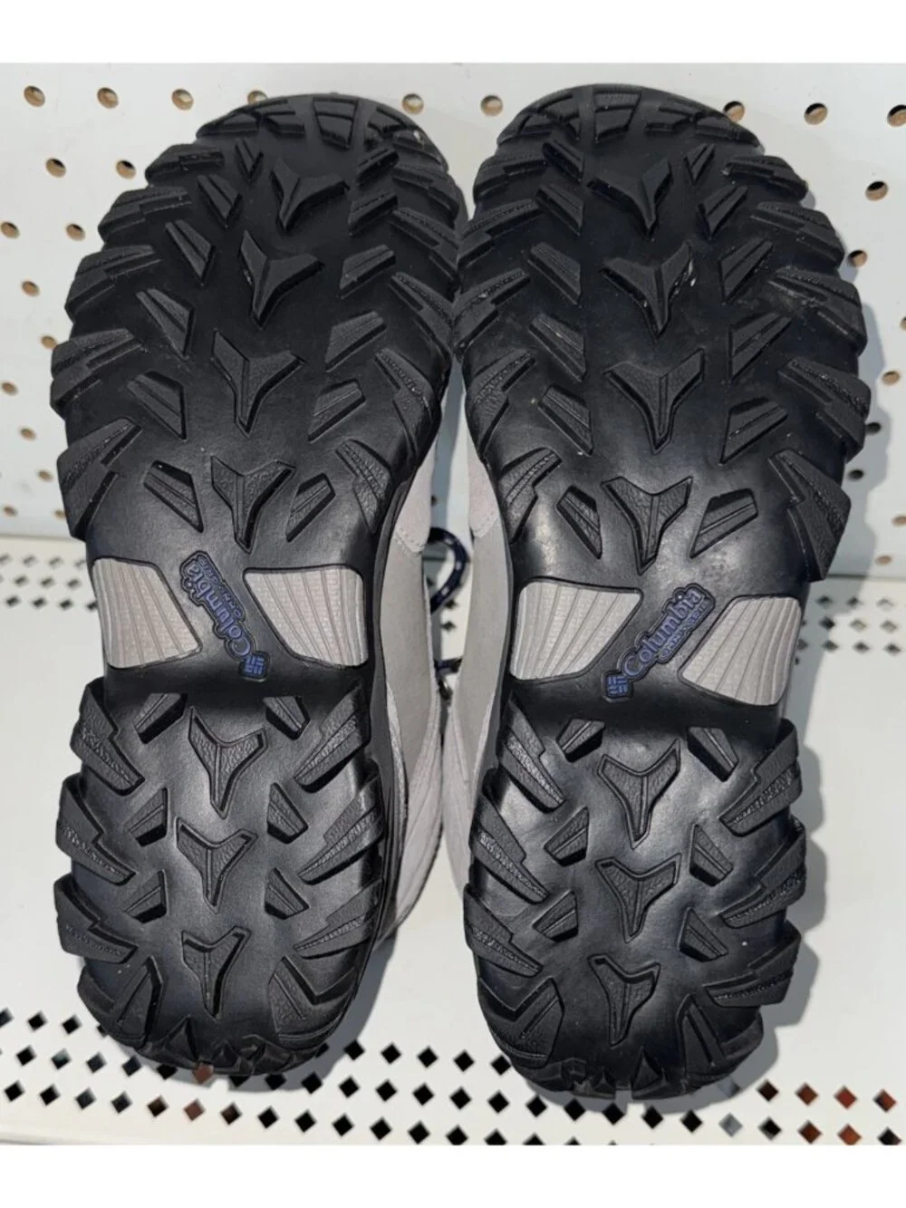Columbia Newton Ridge Plus II Mens Athletic WP Hiking Trail Boots Size 9 Gray